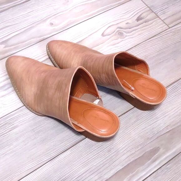 (10-0041) 🔥3/$20🔥  Universal Thread Tan Tara Slip on Sandals Sz 6 - Picture 5 of 10
